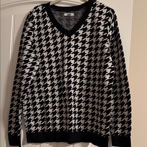 Croft & Barrow Classic Houndstooth V-Neck Sweater